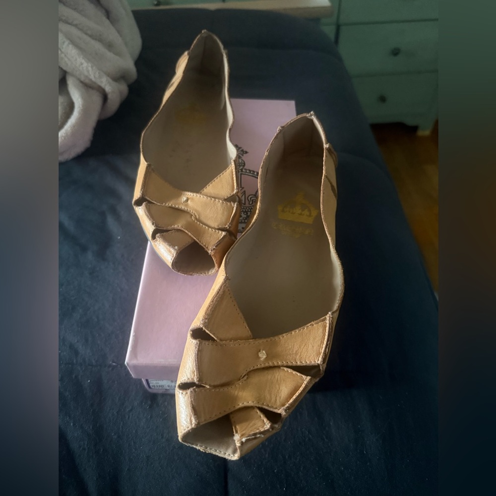Crown Vintage Tan Peep-Toe Flats